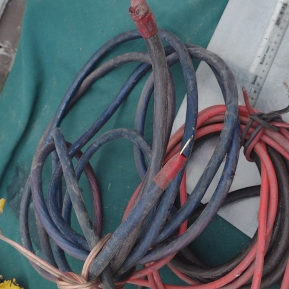 Bullz Audio Xtreme Twisted Heavy Duty Audio Cables - Red and Black 50' - Picture 5 of 6